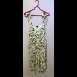 Torrid Floral Dress with Tie Straps Size 1X (14-16) NWT